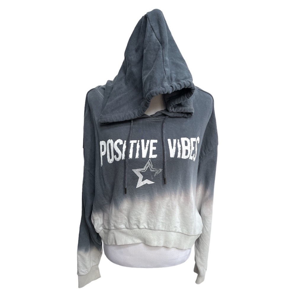 No Boundaries Positive Vibes Ombré Cropped Sweatshirt Gray Size XXXL (21)